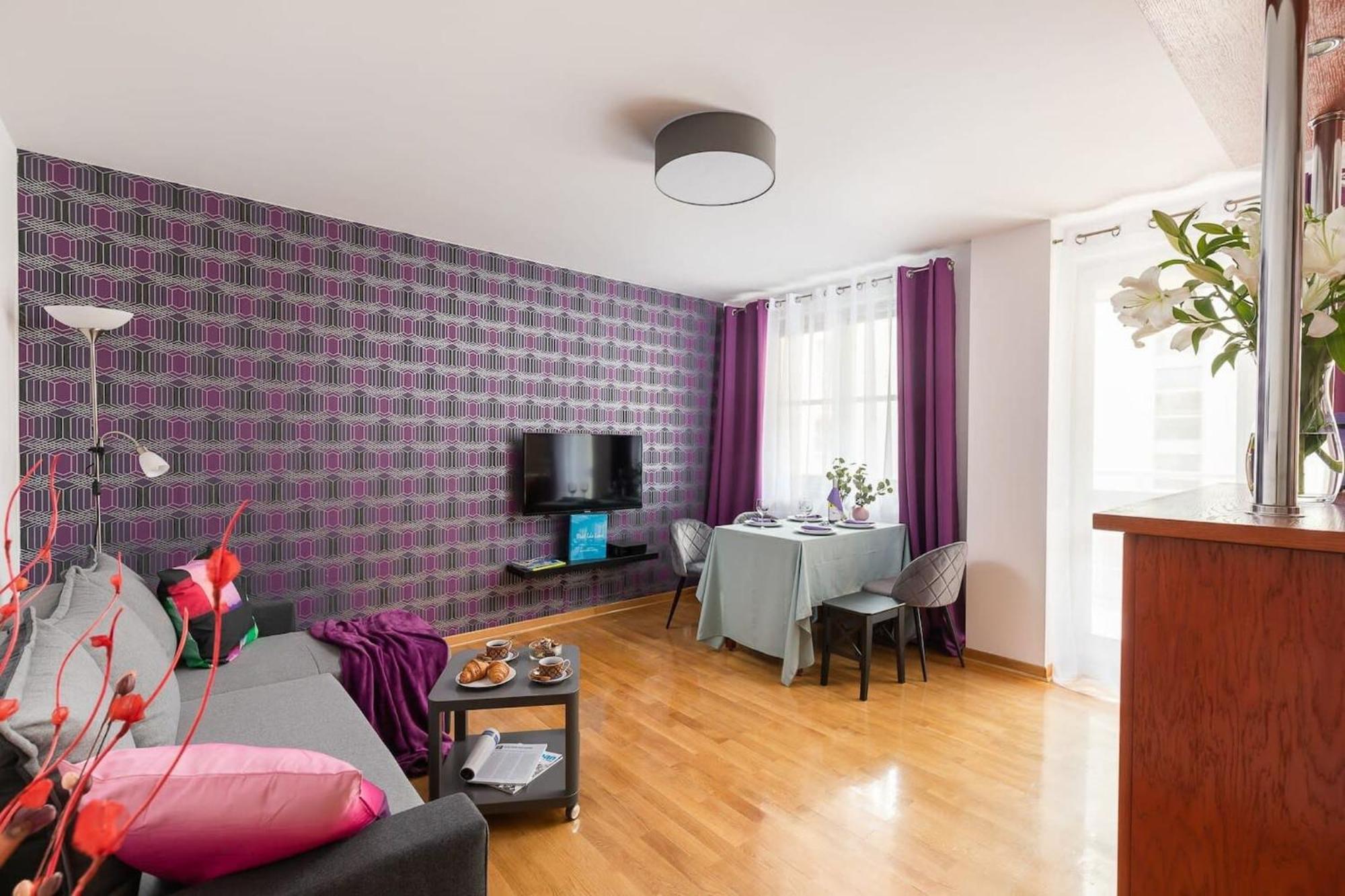 Elektoralna 12A - Colorful Apartment With Balcony By Noclegi Renters Варшава Екстериор снимка